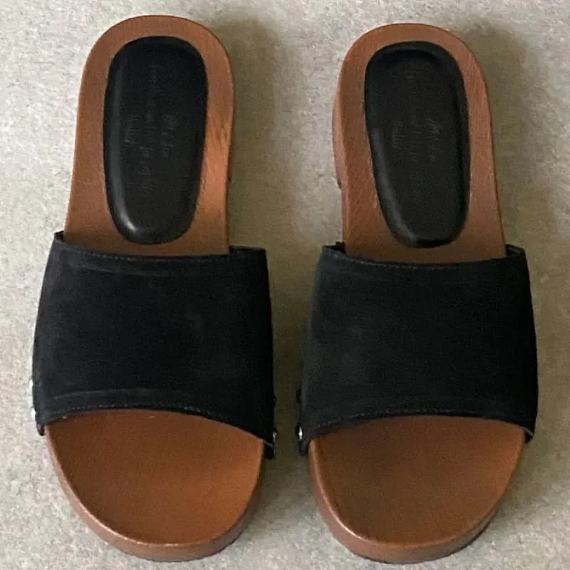 ADVBRIDGE  -  High Quality Satin Rivets Flat Sandals Square Heel Round Toe Women Sandals Summer Fashion Comfort Non-slip Vacation Beach Shoes
