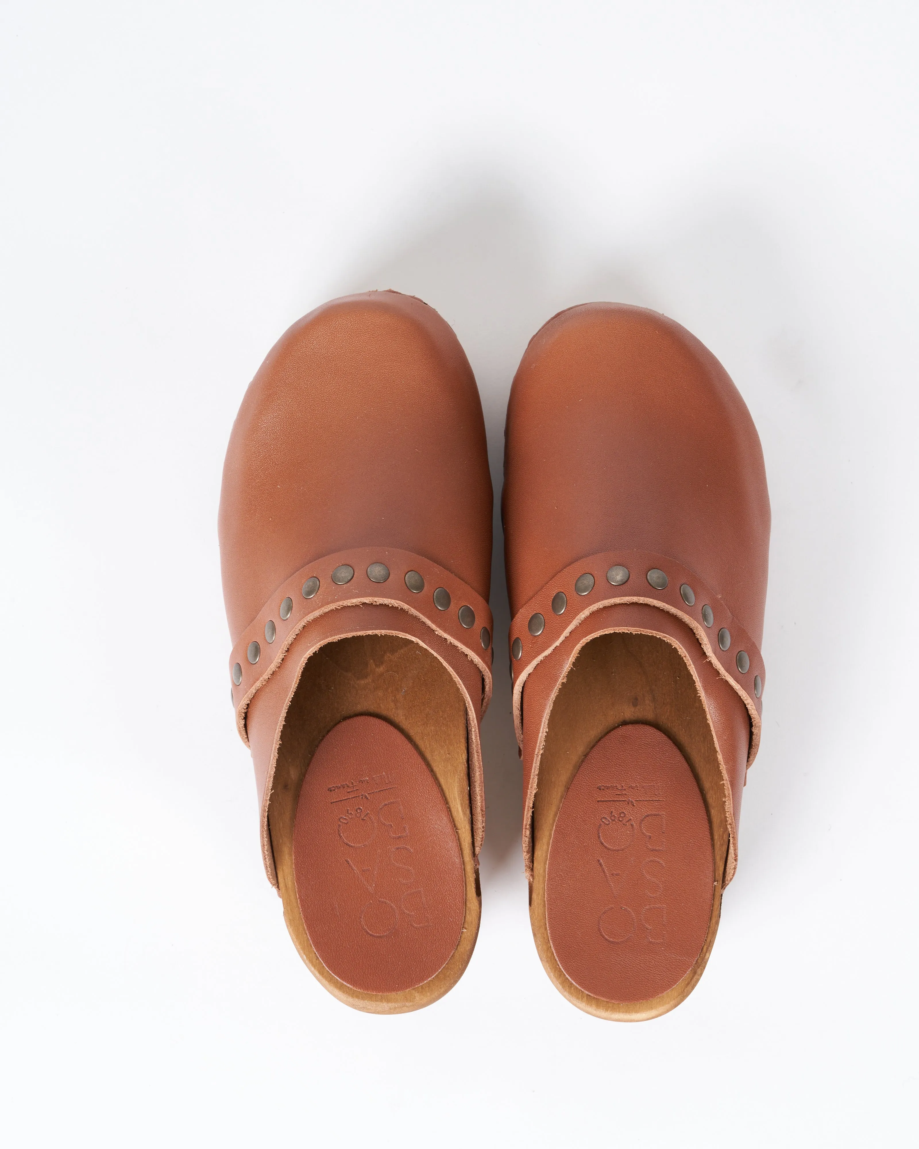 cuir vachette antico   rivets bronze