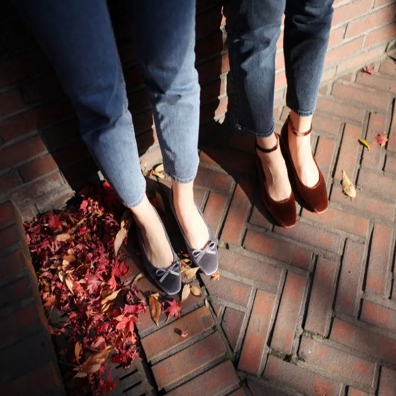 hasdine ankle-strap pumps-sold out