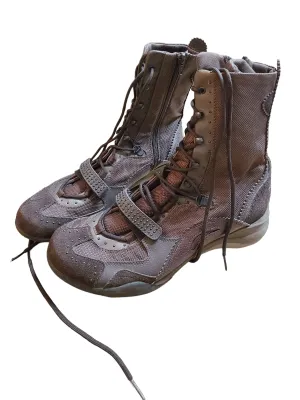 Neutral biker boots