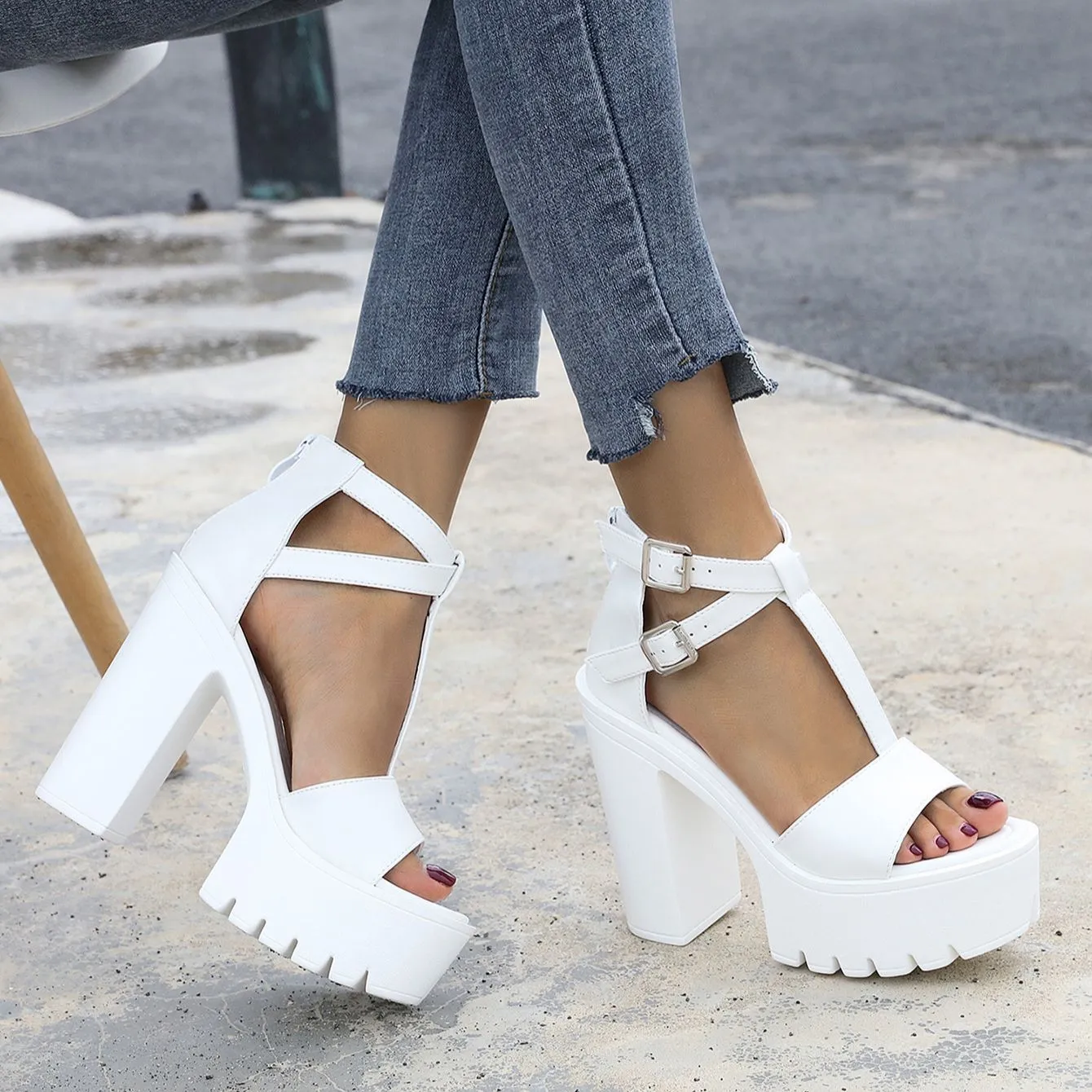Summer Sandals Sexy Waterproof Platform Cross Buckle Non-Slip Thick Heel High Heel Sandals Nightclub Stage Shoes