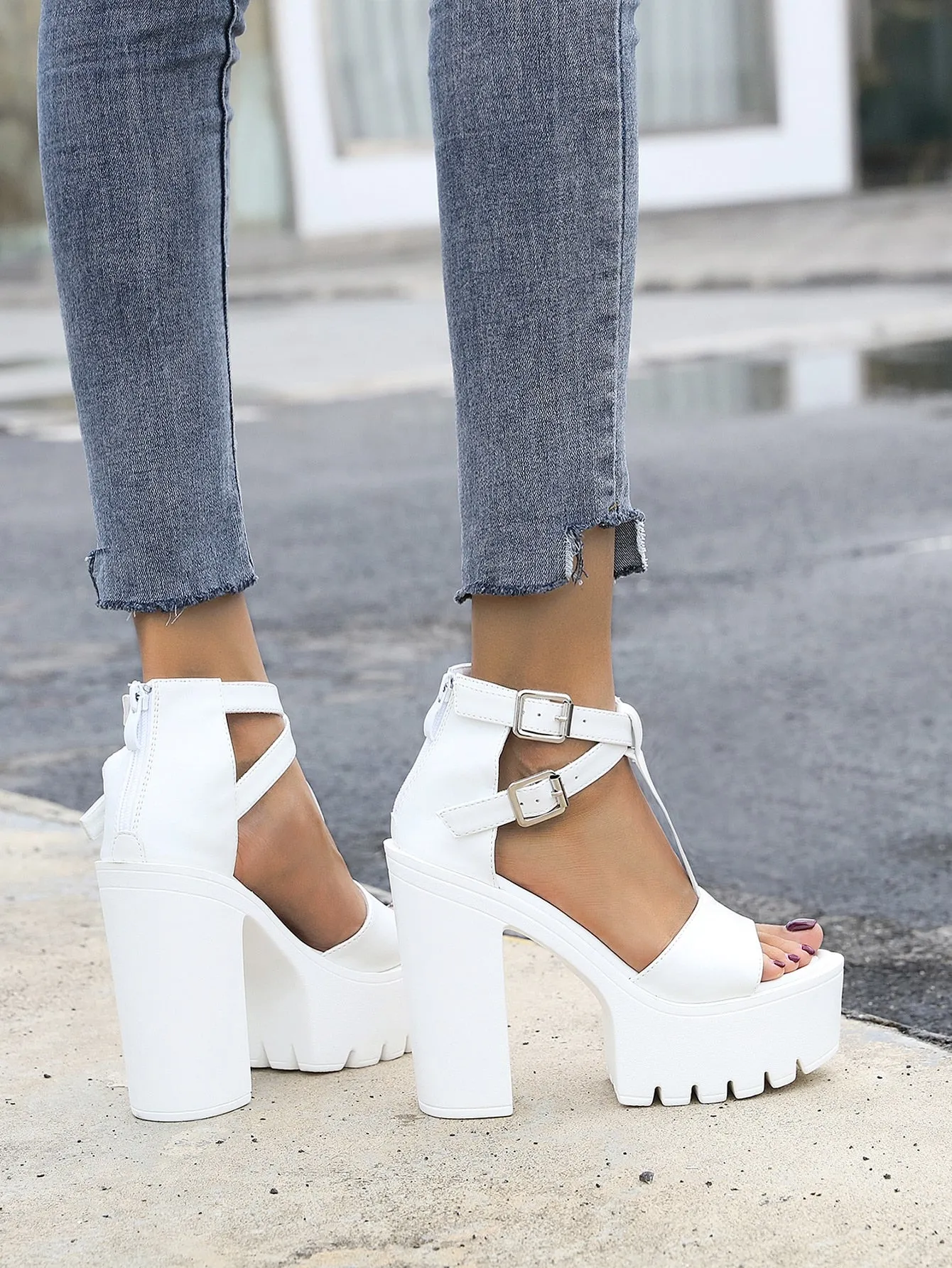 Summer Sandals Sexy Waterproof Platform Cross Buckle Non-Slip Thick Heel High Heel Sandals Nightclub Stage Shoes